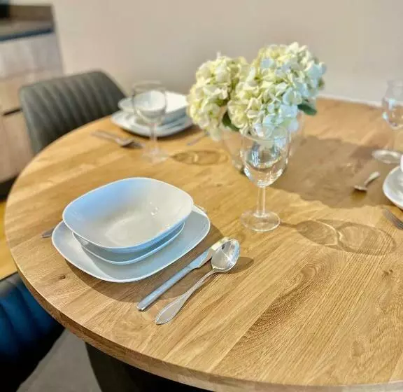 ベッドアンドブレックファースト Koala & Tree   Modern 1 Bed Apartment For 4 Guests In The Heart Of Cambridge   Short Lets & Serviced