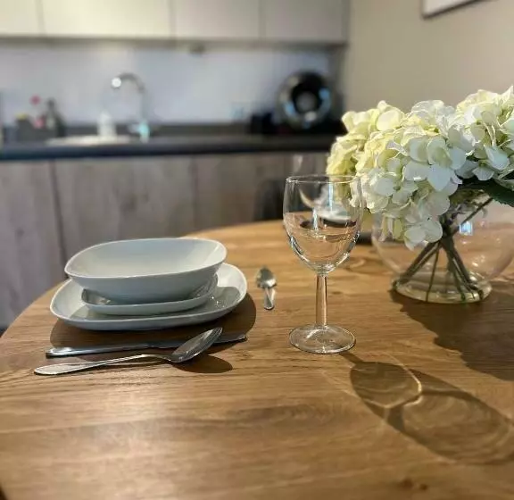 ベッドアンドブレックファースト Koala & Tree   Modern 1 Bed Apartment For 4 Guests In The Heart Of Cambridge   Short Lets & Serviced