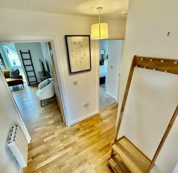 ベッドアンドブレックファースト Koala & Tree   Modern 1 Bed Apartment For 4 Guests In The Heart Of Cambridge   Short Lets & Serviced