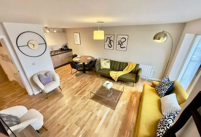 ベッドアンドブレックファースト Koala & Tree   Modern 1 Bed Apartment For 4 Guests In The Heart Of Cambridge   Short Lets & Serviced