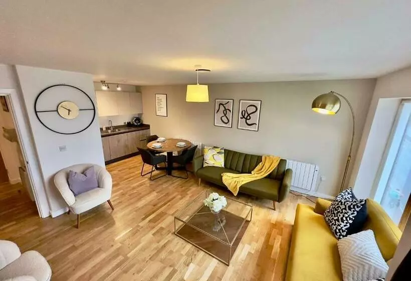 ベッドアンドブレックファースト Koala & Tree   Modern 1 Bed Apartment For 4 Guests In The Heart Of Cambridge   Short Lets & Serviced