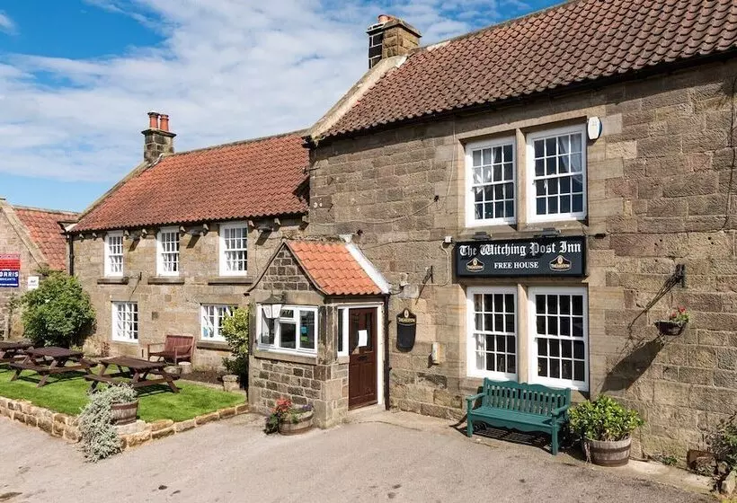 تختخواب و صبحانه The Witching Post Inn