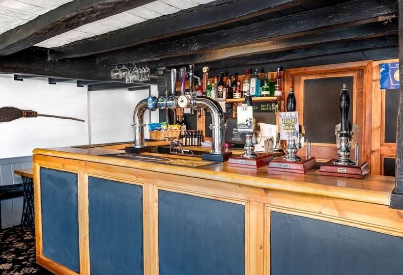 Bed and Breakfast The Witching Post Inn