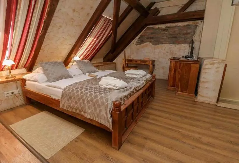 Hotelli Puchner Kastélyszálló