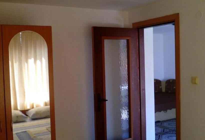 Pension Rooms Via Maris