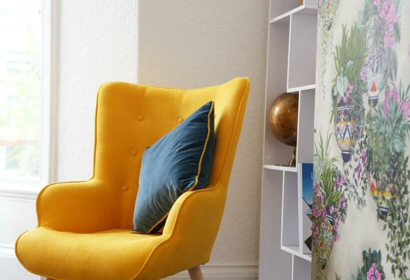 بنسيون Sundial Stays Kendal