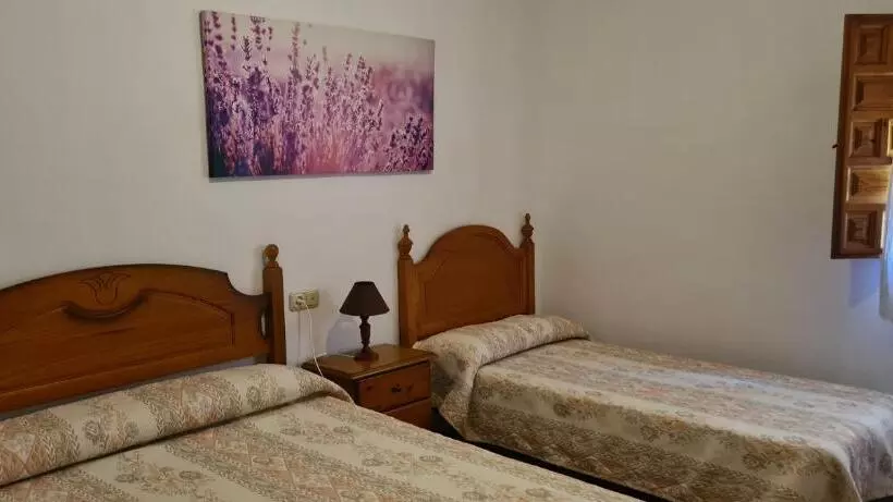 استراحتگاه Alojamiento Turístico El Pantano De Cazorla