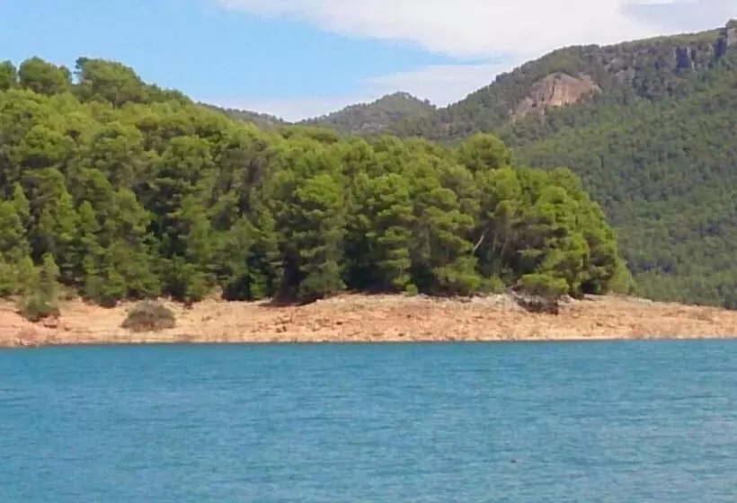 استراحتگاه Alojamiento Turístico El Pantano De Cazorla