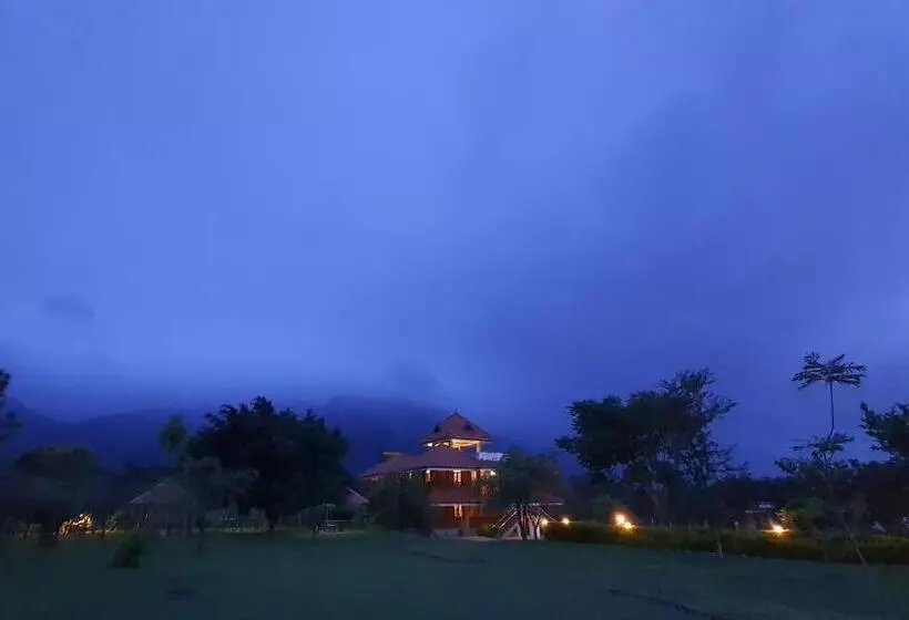 Lomakeskus Avadale Masinagudi   Stag Groups Not Allowed