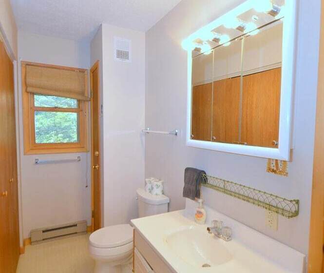 Rosies Creekside Retreat   3 Br Escape!