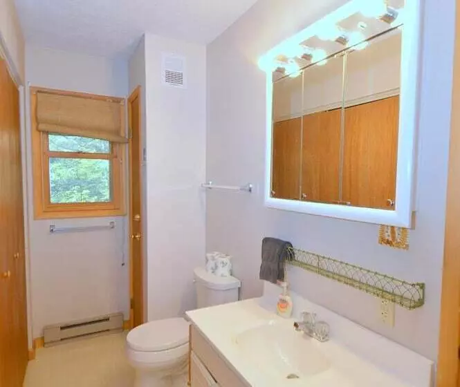 Rosies Creekside Retreat   3 Br Escape!