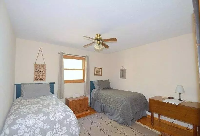 Rosies Creekside Retreat   3 Br Escape!