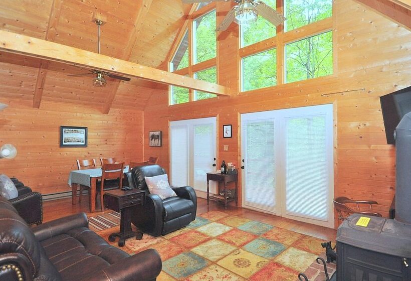 Rosies Creekside Retreat   3 Br Escape!