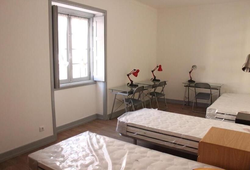 Be Coimbra Hostels