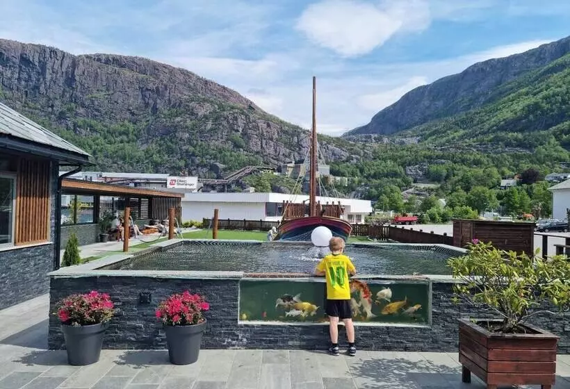 Bremanger Fjord Hotell