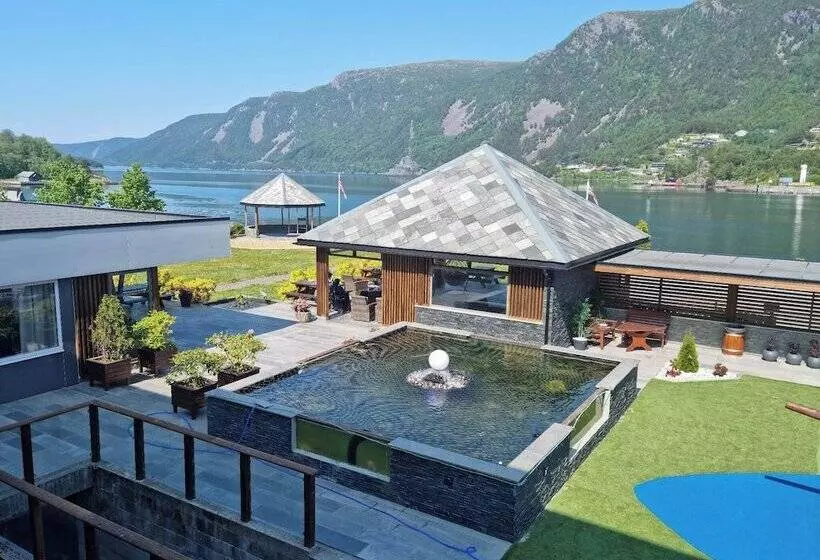 Bremanger Fjord Hotell