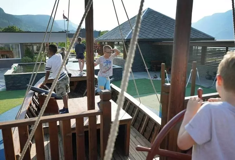 Bremanger Fjord Hotell