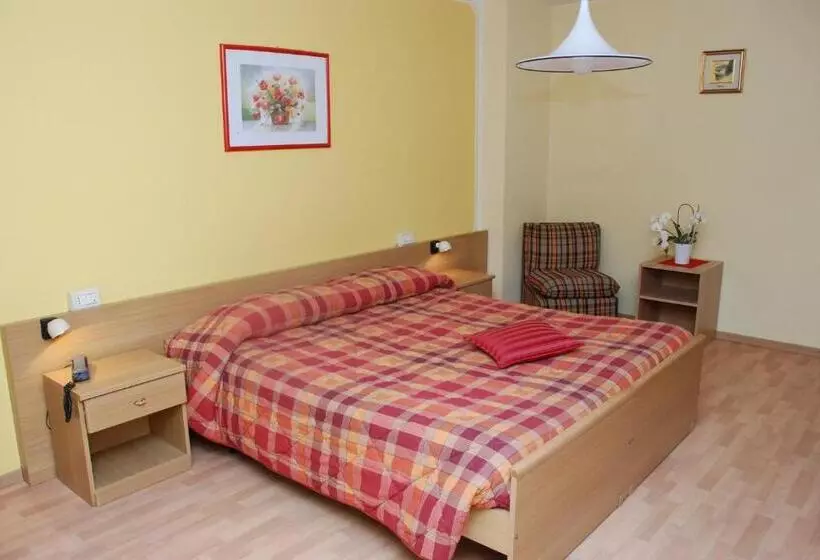 Hotelli Albergo Ginevra
