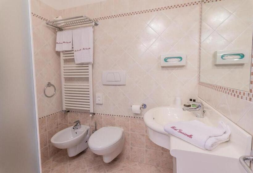 فندق Genzianella