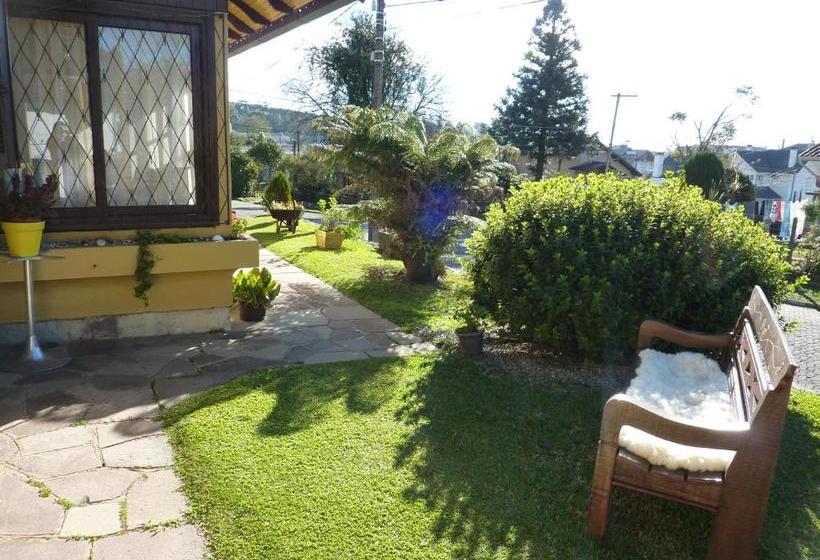 پانسیون Pousada Casa Amarela