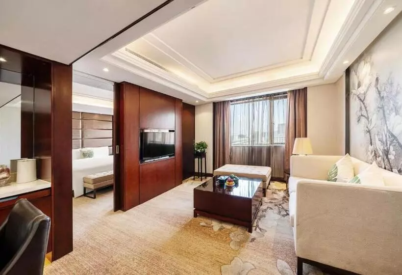 Guangdong Hotel Shanghai   Free Self Service Laundry