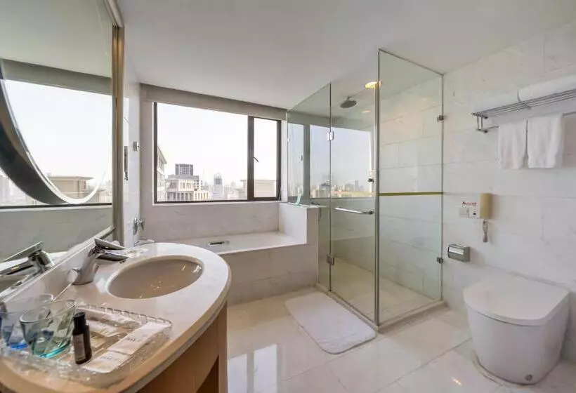 Guangdong Hotel Shanghai   Free Self Service Laundry