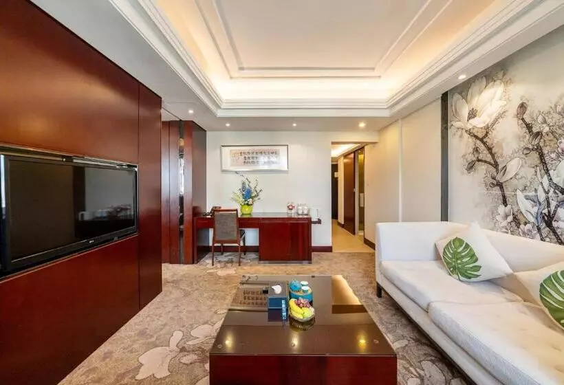 Guangdong Hotel Shanghai   Free Self Service Laundry