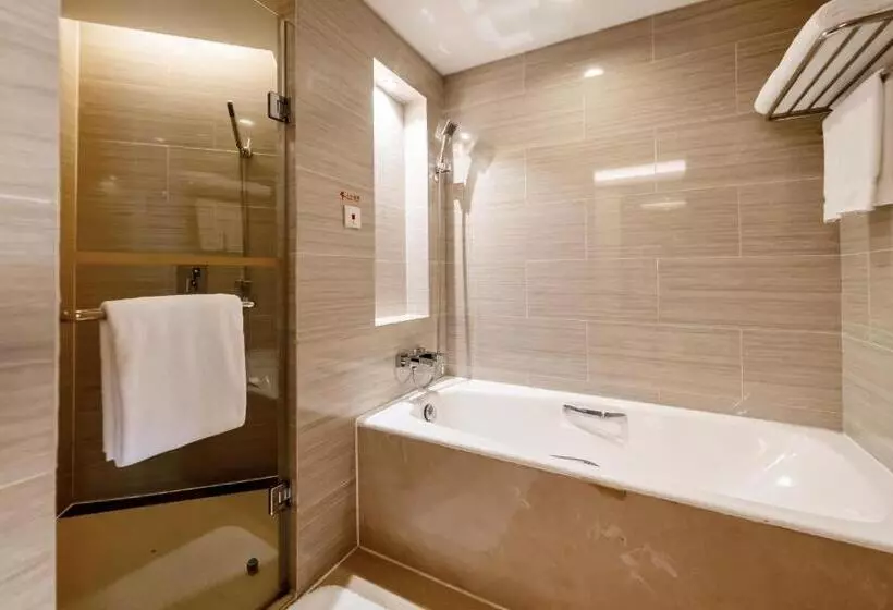 Guangdong Hotel Shanghai   Free Self Service Laundry