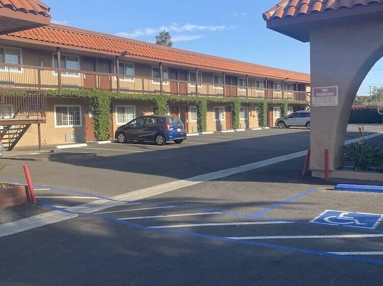 فندق Anaheim Astoria Inn & Suites