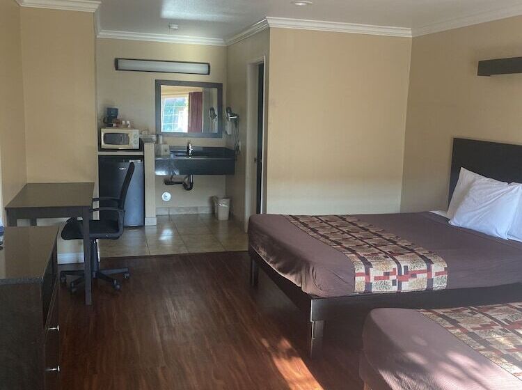 فندق Anaheim Astoria Inn & Suites