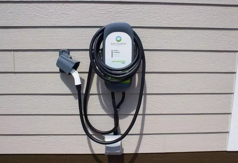 Отель Best Western Plus Menomonie Inn & Suites