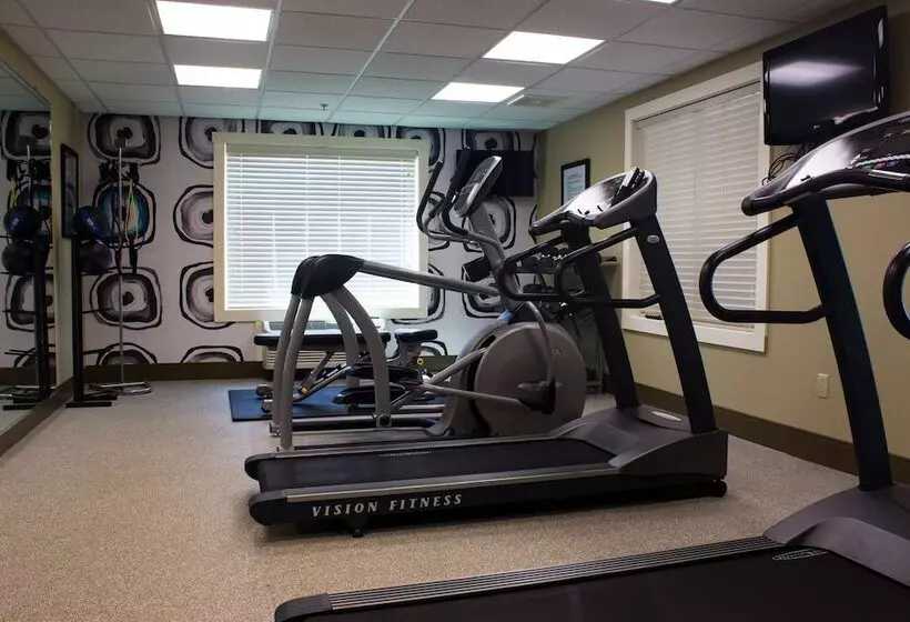 Отель Best Western Plus Menomonie Inn & Suites