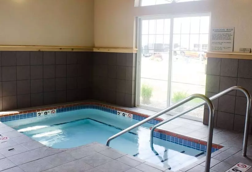 Отель Best Western Plus Menomonie Inn & Suites