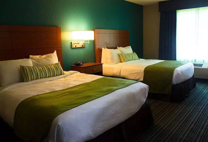 Отель Best Western Plus Menomonie Inn & Suites