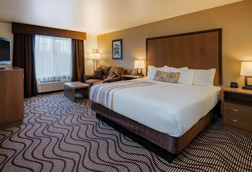 Best Western Plus Riverfront Hotel And Suites