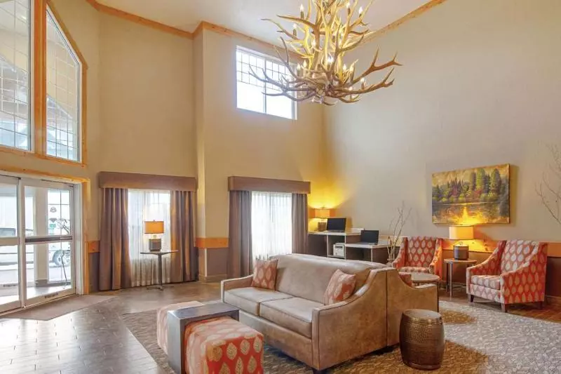 Best Western Plus Riverfront Hotel And Suites