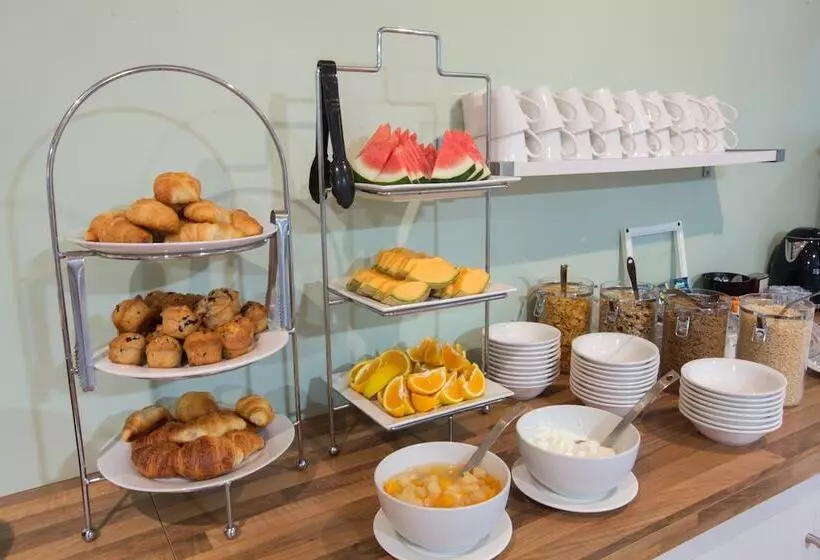 호텔 Coral Tree Inn