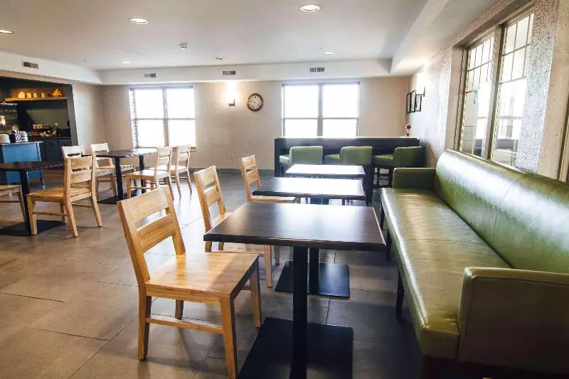 Отель Country Inn & Suites By Radisson, Stockton, Il