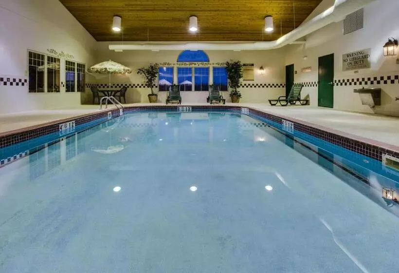 Отель Country Inn & Suites By Radisson, Stockton, Il