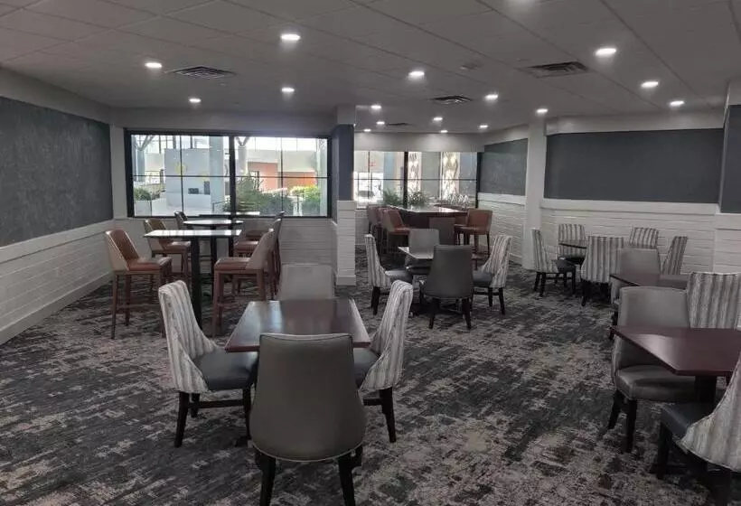 هتل Crowne Plaza Jacksonville Airport, An Ihg