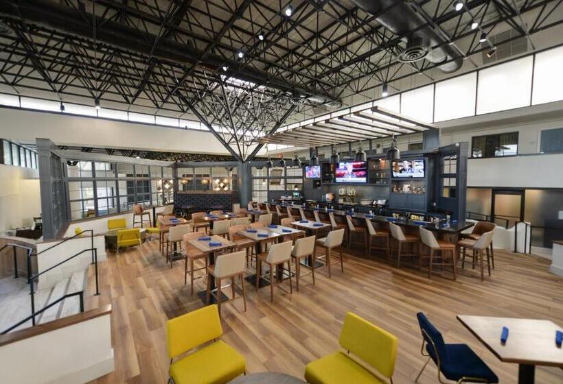 فندق Crowne Plaza Jacksonville Airport, An Ihg