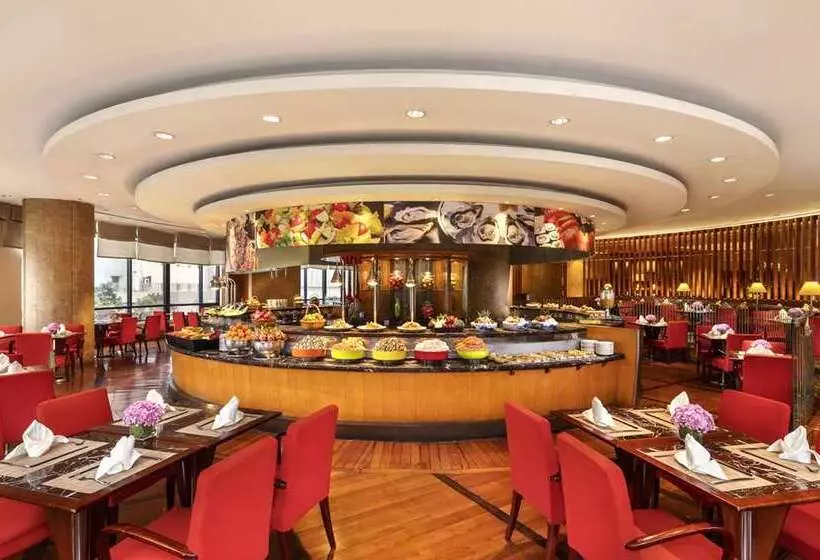 هتل Hilton Chongqing