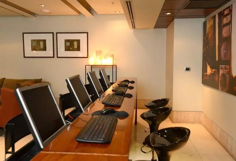 ホテル Holiday Inn Express Santiago Las Condes, An Ihg