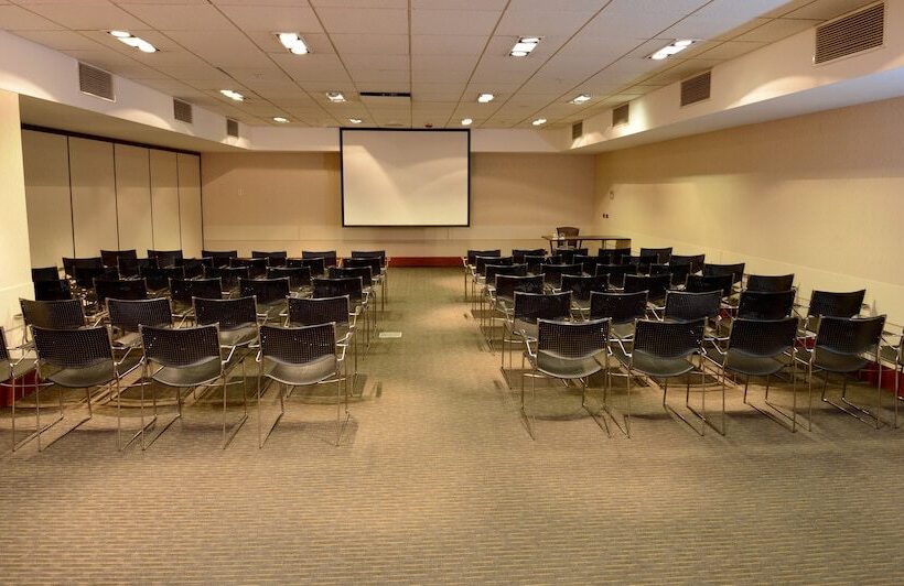 Hotel Holiday Inn Express Santiago Las Condes, An Ihg