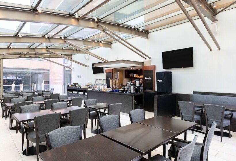 Hotel Holiday Inn Express Santiago Las Condes, An Ihg