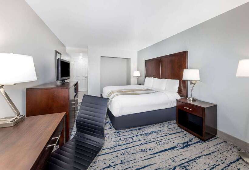 酒店 La Quinta Inn By Wyndham Lynnwood