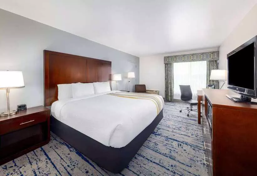 酒店 La Quinta Inn By Wyndham Lynnwood