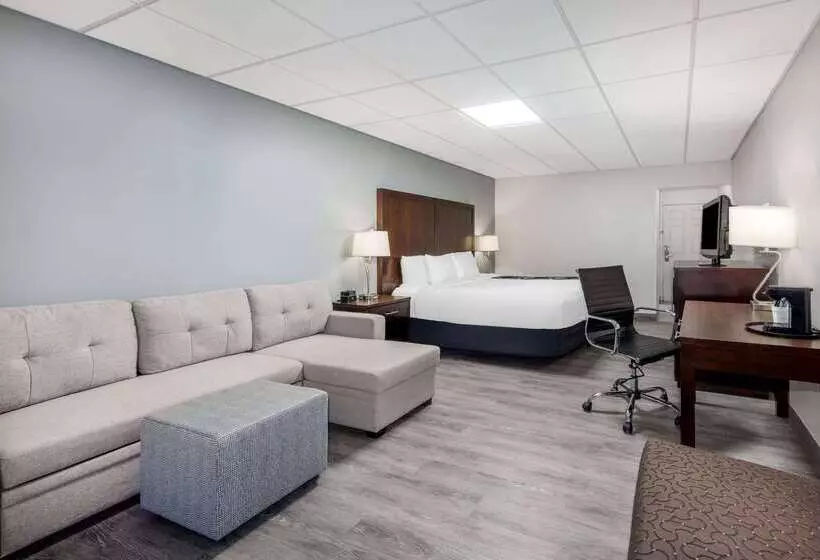 酒店 La Quinta Inn By Wyndham Lynnwood