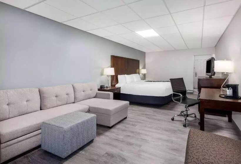 酒店 La Quinta Inn By Wyndham Lynnwood