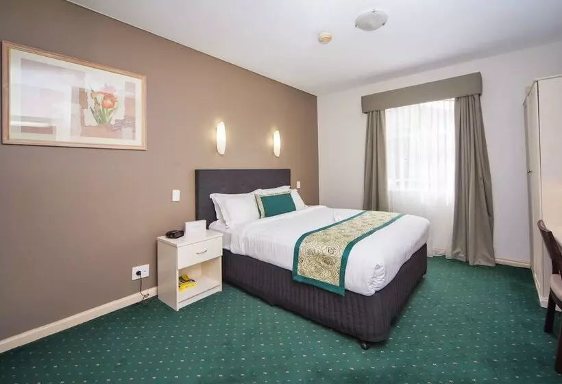 Отель Northbridge